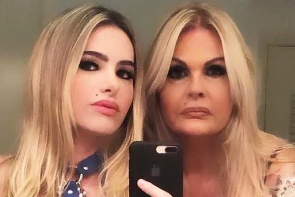 Monique Evans tatua nome da namorada e Cacá Werneck anuncia casamento