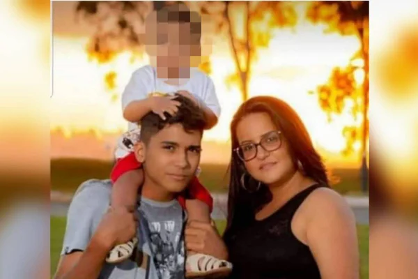 queda de caixa d'água gigante em goiás deixa uma pessoa em estado grave