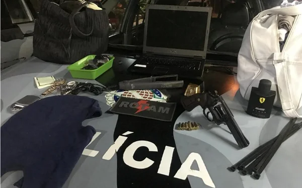 Amarrados, casal e filho de 4 anos ficam na mira de arma em assalto