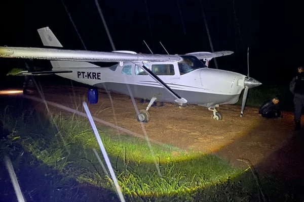 Chuva derruba “avião do pó” e PM apreende R$ 26 milhões em cocaína