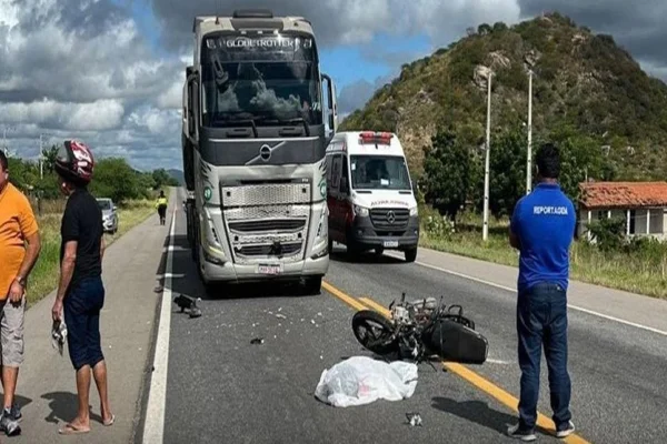 Imagem colorida, repórter reconhece corpo irmão local do acidente - Metrópoles