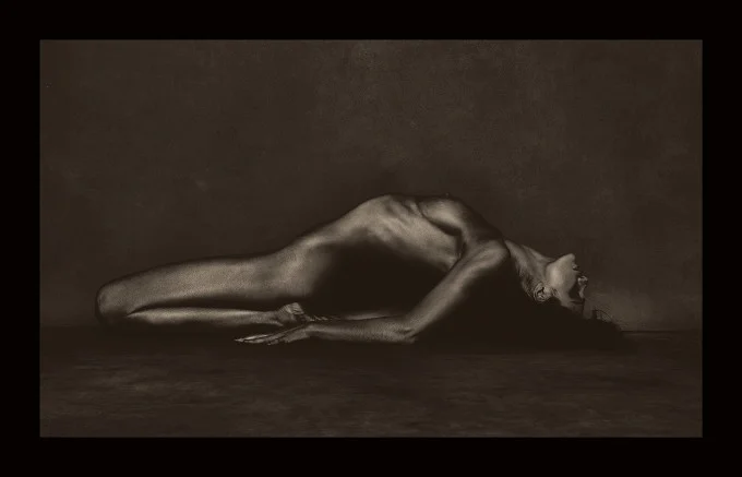 O fotógrafo Brian Bowen Smith mostra a nudez de uma maneira diferente O fotógrafo Brian Bowen Smith mostra a nudez de uma maneira diferente