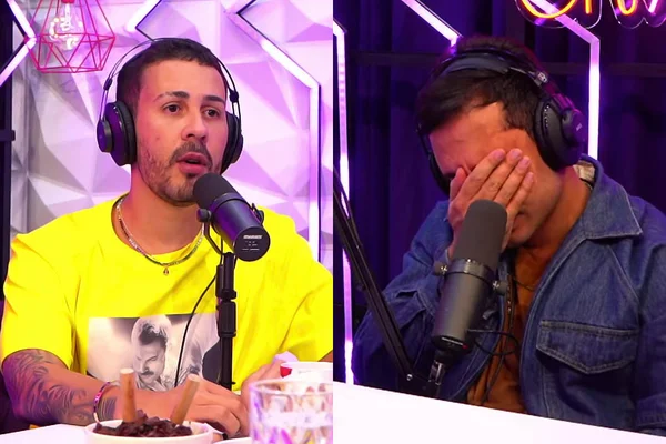 Carlinhos Maia, de camiseta amarela, faz o ex-marido, Lucas Guimarães, chorar com resposta no podcast Podcats - Metrópoles