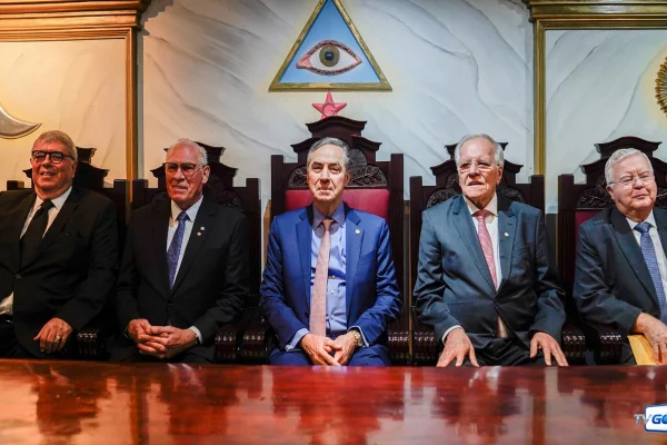 Imagem colorida de Luís Roberto Barroso na maçonaria