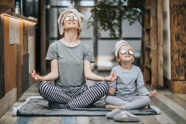 Mamãe zen: veja cinco dicas relaxantes para curtir com os filhos