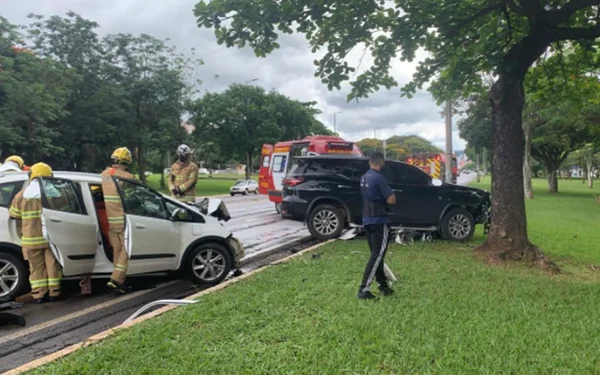 carro envolvido em acidente
