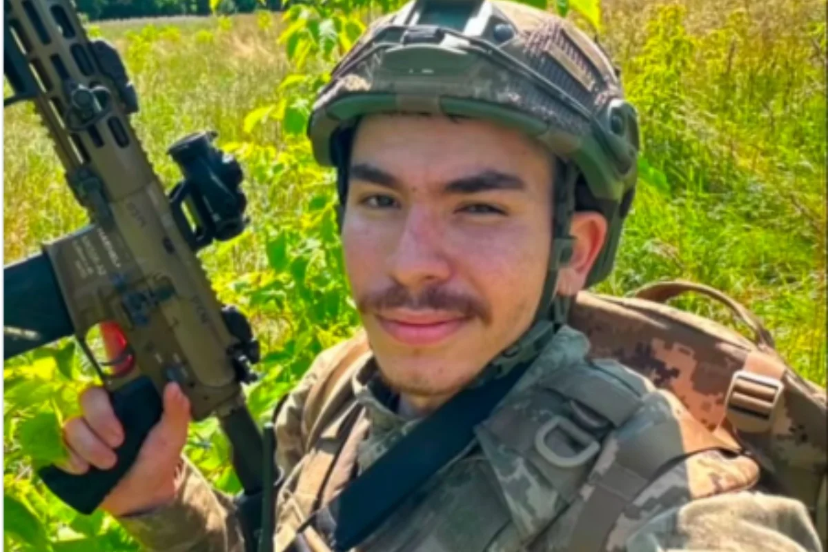 O jovem foi à Ucrânia em maio, segundo a mãe O jovem foi à Ucrânia em maio, segundo a mãe
