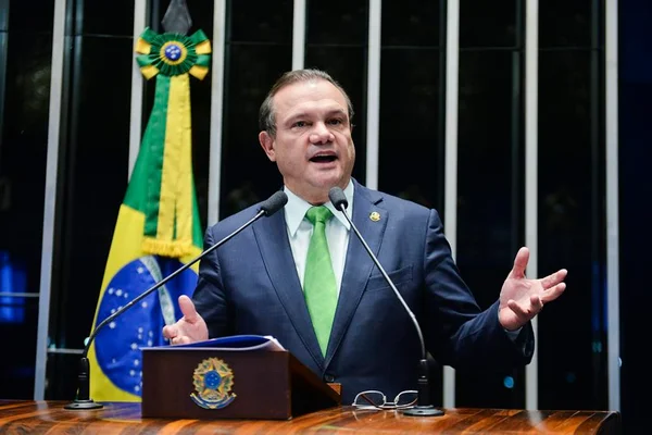 Senador Wellington Fagundes permanece internado em Brasília