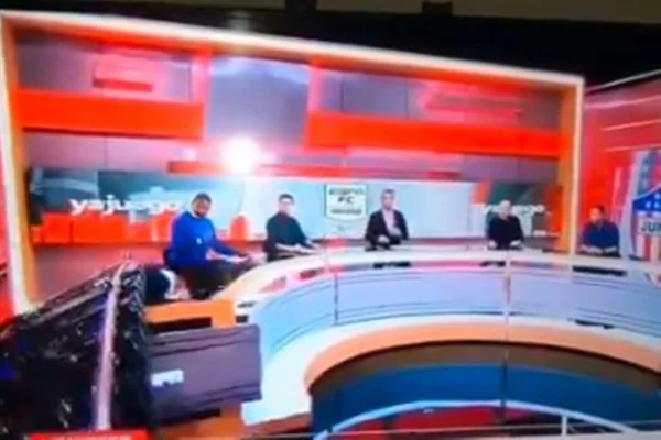 Telão cai sobre jornalista da ESPN