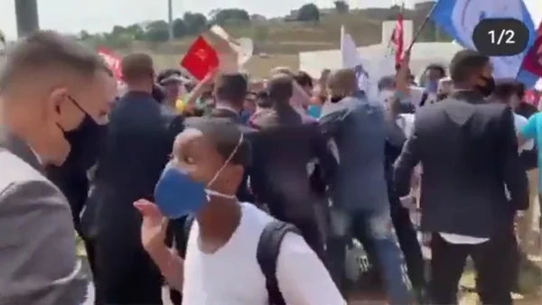 Em MG, manifestantes pró e contra Bolsonaro entram em conflito