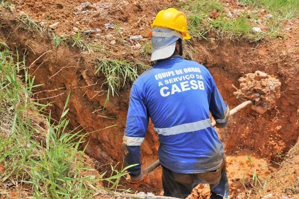 Obra de saneamento na Colônia Agrícula Sucupira