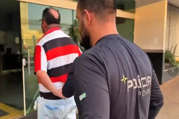 Homem é preso após se masturbar perto de passageira dentro de ônibus no DF