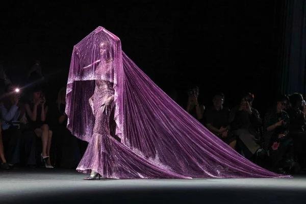 Robert Wun, desfile de alta-costura outono/inverno 2025/26 - Metrópoles