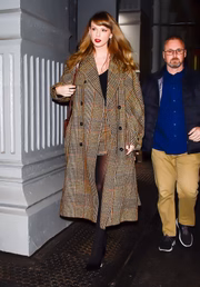 Taylor Swift com sobretudo
