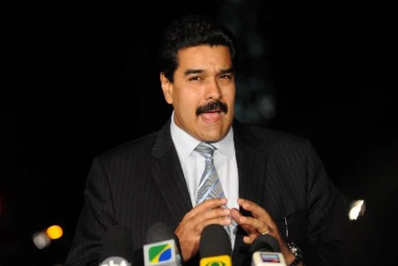 Maduro critica eleição de Bolsonaro e desafia Mourão