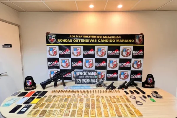 Imagem colorida, Policiais são presos com mais de 70 kg de ouro avaliadas em R$ 45 mi - Metrópoles