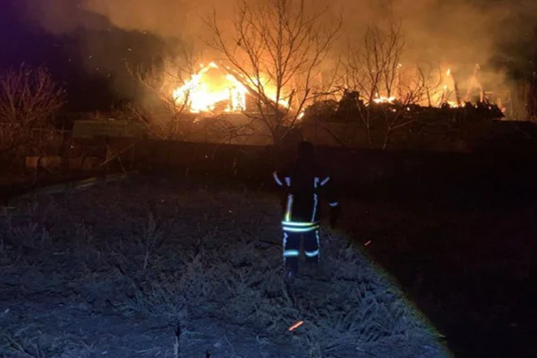 Imagem colorida de incêndios na Ucrânia