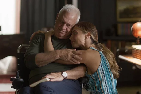 Bom Sucesso: paixão de Alberto por Paloma é descoberta por Marcos