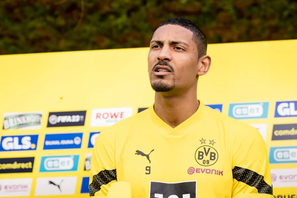 Haller é relacionado para jogo seis meses após diagnóstico de câncer