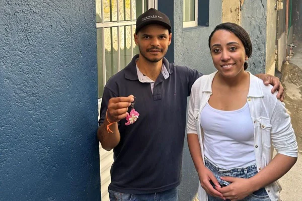 Paraisópolis: morador se emociona em volta a casa de 7,30 m² reformada