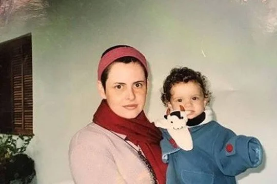Filha de Fernanda Young, Estela May se despede: “Nunca doí tanto”