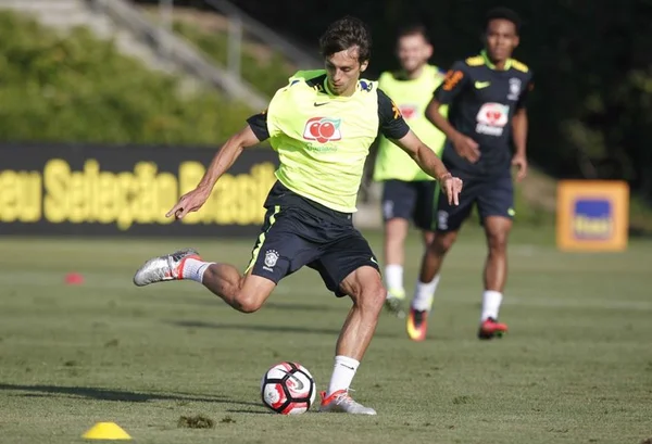 Interesse de clubes europeus divide atenções na seleção olímpica