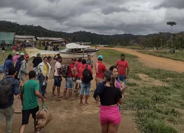 Garimpo ilegal: voo clandestino para sair da terra Yanomami custa até R$ 20 mil