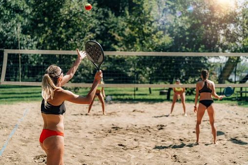 De futevôlei a beach tênis: entenda o boom dos esportes pé na areia