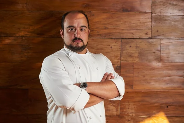 A convite de Bertolazzi, Marcelo Petrarca faz ação no Zena Caffè