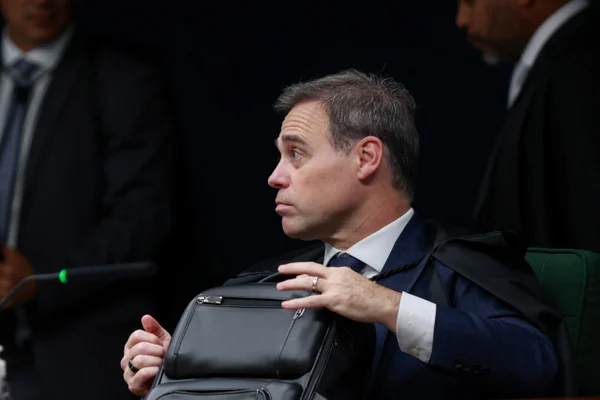 PF sugere a deputados que peçam a Mendonça lista de visitas de Vorcaro - destaque galeria