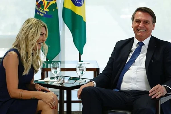 Antonia Fontenelle entrevista Jair Bolsonaro: “Falamos sobre tudo”