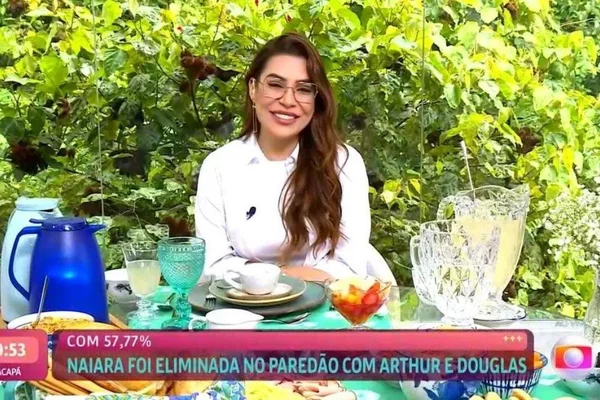 Naiara sugere tacar gasolina e acender isqueiro em foto de Jade