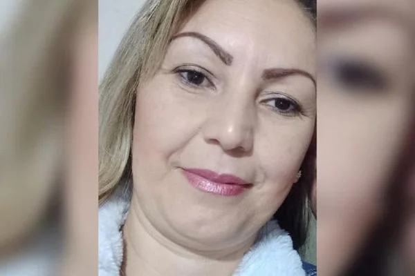 Mãe que tentou salvar filha de ser assassinada a facadas morre em SC