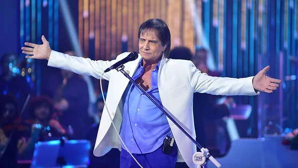 Ao vivo: veja a live com show de Roberto Carlos