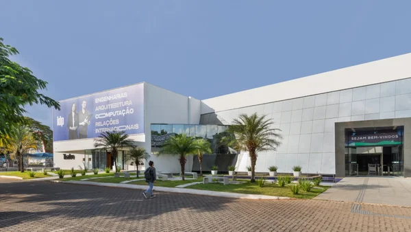 Fachada do novo campus do IDP da Asa Norte