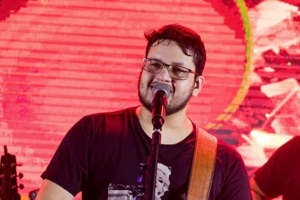 Sertanejo Maurílio apresenta inchaço no cérebro, informa médico