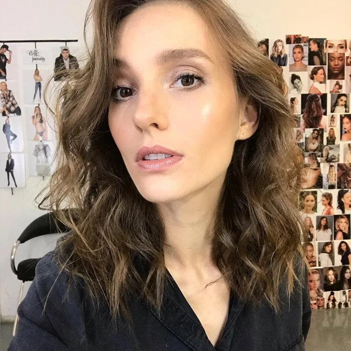 Este era o cabelo dela antes Este era o cabelo dela antes