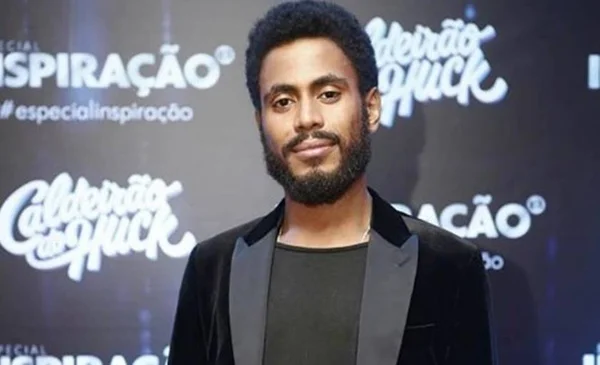 Ator Ícaro Silva é atingido por estilhaços de bala em túnel do Rio