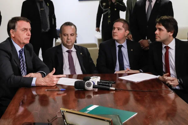 Em clima de campanha, Bolsonaro amplia espaço de Marinho e Tereza Cristina - destaque galeria Em clima de campanha, Bolsonaro amplia espaço de Marinho e Tereza Cristina - destaque galeria