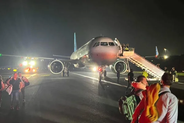 Avião mata uma pessoa atropelada nos EUA