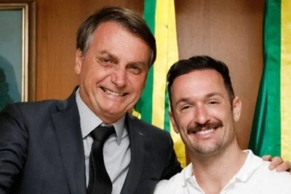 Diego Hypólito posa com Bolsonaro e LGBTs detonam: “Cancelado”