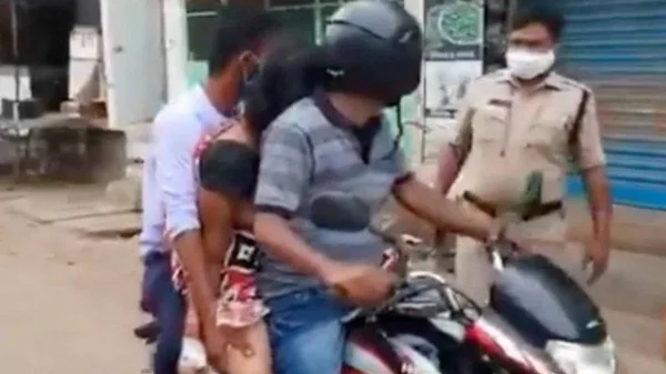 Corpo de indiana é transportado em moto por falta de carro funerário