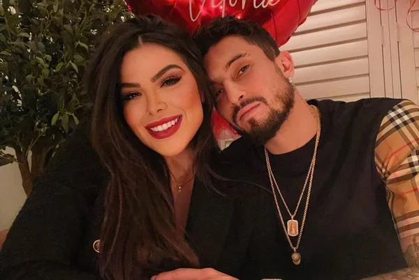 Vitoria Schneider e Alex Telles - Metrópoles