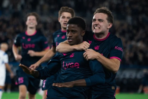 Clube estreante da Champions League é comandado por dois treinadores - destaque galeria