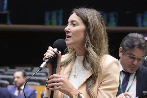 Mais uma deputada do PL entra no radar de Flávio para vice - destaque galeria