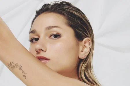 Sasha Meneghel choca internautas com foto na web: “Triste figura”