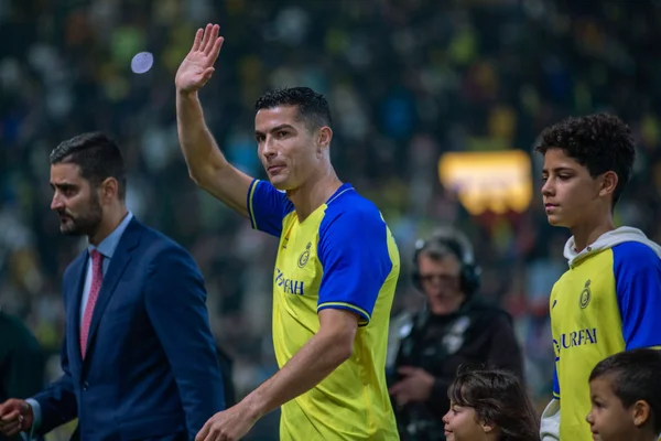 Cristiano Ronaldo garante permanência no futebol árabe