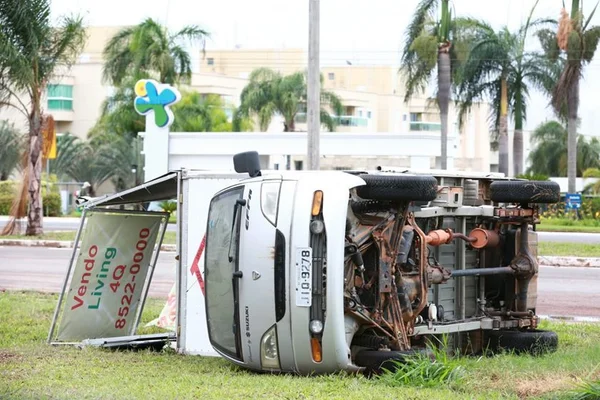 Veja imagens dos estragos causados pela chuva desta quarta-feira (8)