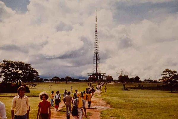 A Torre de TV não é a Torre Eiffel. É mais bela e da nossa aldeia