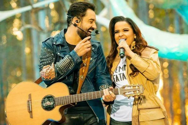 Maiara e Fernando se beijam em show e Sorocaba apoia o casal: “Shippo”